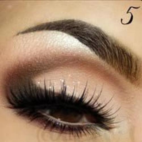 Разумеется, сначала нужно выровнять рельеф кожи. 02 Разумеется, сначала нужно выровнять рельеф кожи. 02