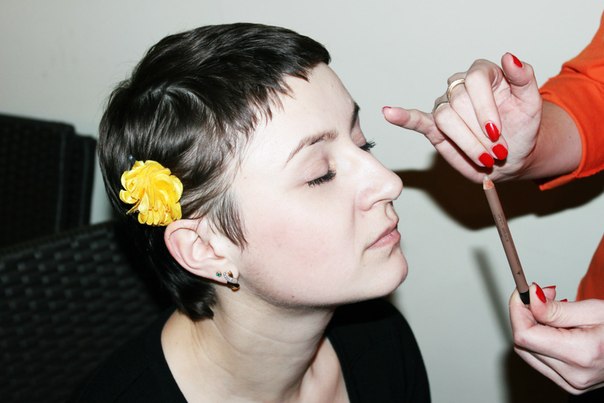 Приглашаю клиентов, а так же всех, кто интересуется, на урок по уходу за глазами и по макияжу глаз! 03