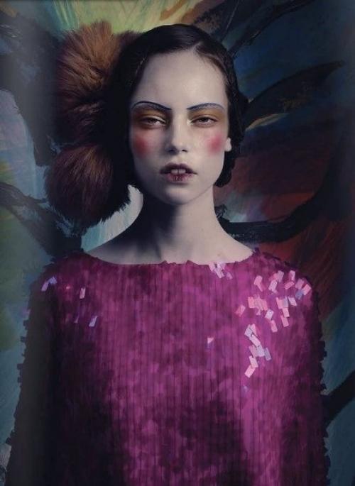 Размазанные губы.  В сезоне весна/лето 2017 г. макияж После Вчера получил официальное одобрение и не раз присутствовал на подиуме. 02