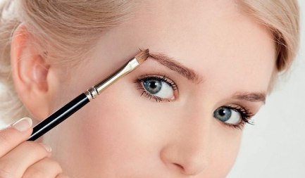 Правильный макияж лохматых бровей. Правильный макияж лохматых бровей.