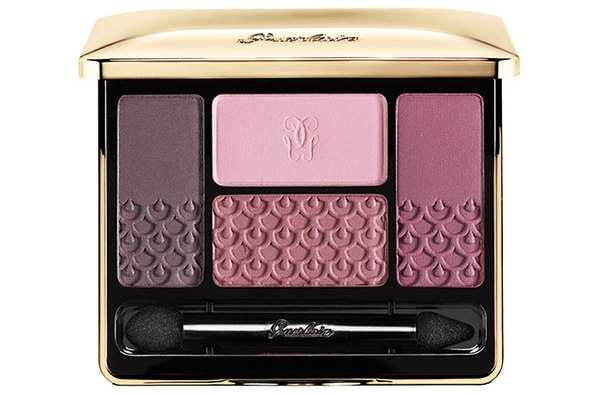 Разноцветные тени заставляют вспомнить о полудрагоценных камнях. 02