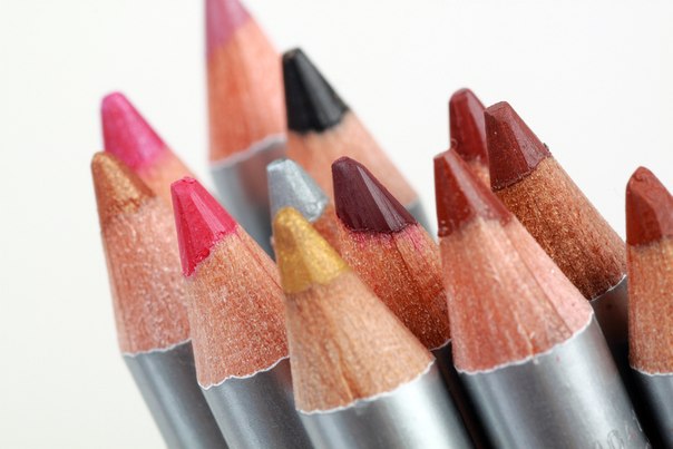 Какой карандаш выбрать под цвет глаз, кожи и волос. Какой карандаш выбрать под цвет глаз, кожи и волос.