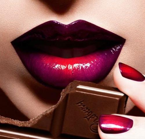 Омбре или градиентное окрашивание - модный тренд, чаще всего ассоциирующийся с окрашиванием волос. 02