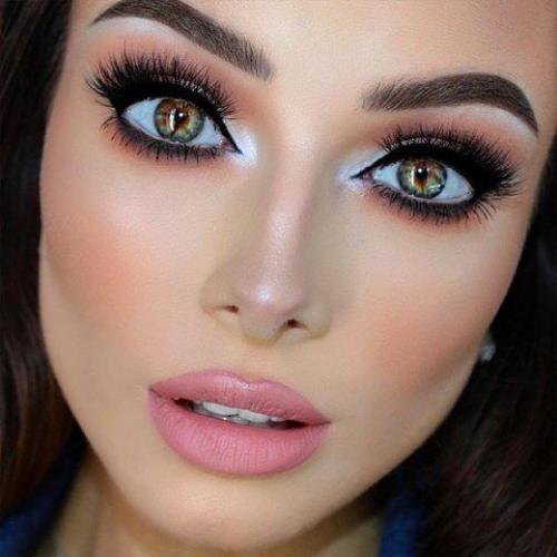 Артисты бывают всякие, надо только уметь из своих недостатков сделать достоинства. 02