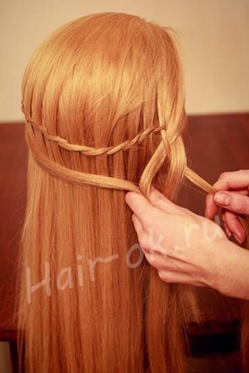 Коса на бок на длинные волосы. 03