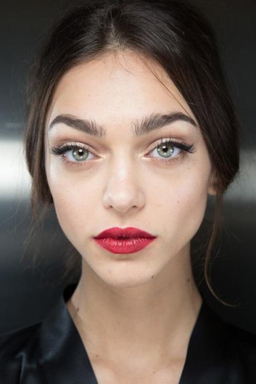 Длинные и объемные ресницы в центре Beauty - тенденций? 01