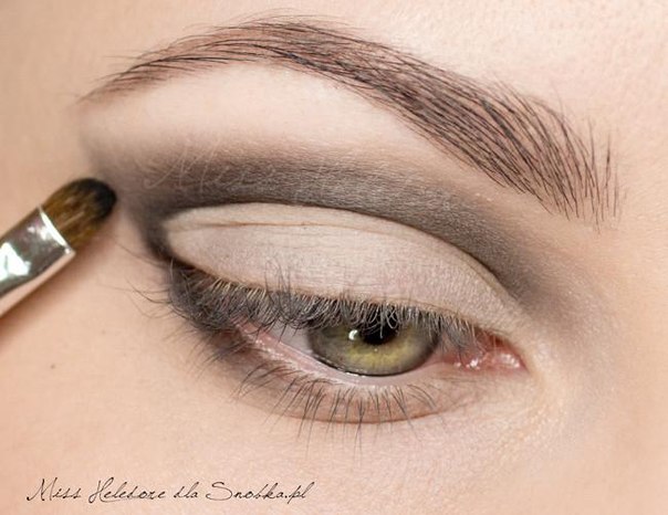 Макияж для вечеринки с новым блеском. 04