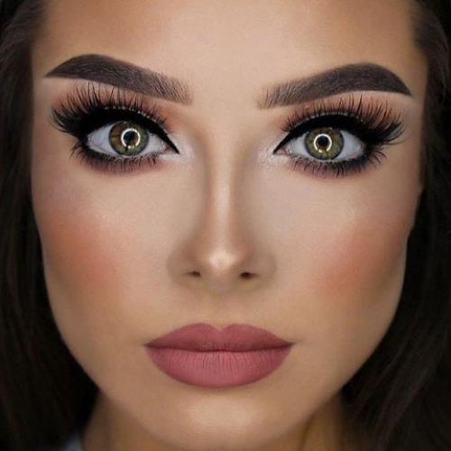 Артисты бывают всякие, надо только уметь из своих недостатков сделать достоинства. 03