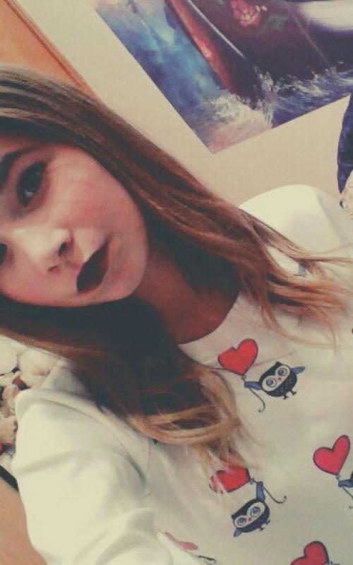 Поясню лично сам макияж не умеешь делать ну это видно на 2 фотке, не имею ничего против но он тебе не идет. 01