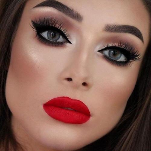 Артисты бывают всякие, надо только уметь из своих недостатков сделать достоинства. 04