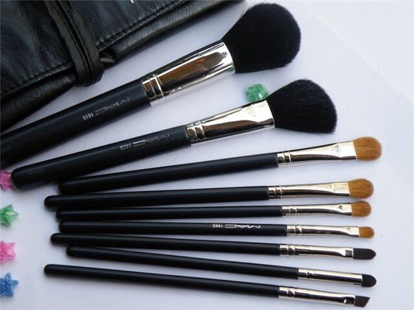 Итак, список - минимум или то, без чего любой девушке сложно сделать хороший макияж: 06