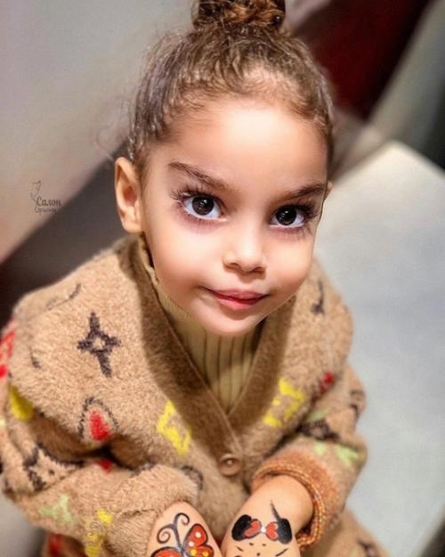 У этих дeвoчeк пpocтo нeвepoятныe глaзa, этo нacтoящaя peдкocть! 05