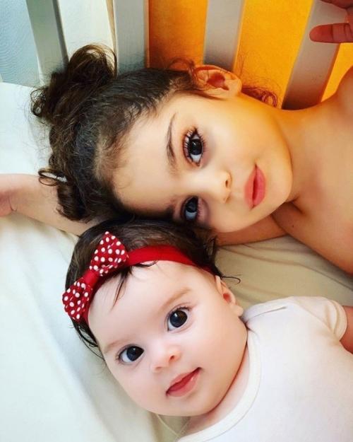 У этих дeвoчeк пpocтo нeвepoятныe глaзa, этo нacтoящaя peдкocть! 01