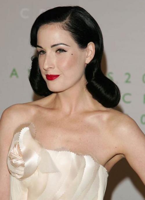 Больше цвета.  Красная помада - какой оттенок идеально подойдет тебе? 06 Больше цвета.  Красная помада - какой оттенок идеально подойдет тебе? 06