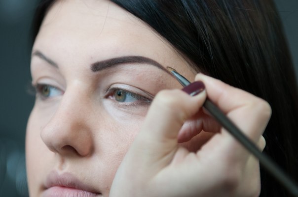 Бекстейджики с пятничного урока. Тема: Классическая форма макияжа глаз в карандашной технике. 03
