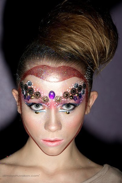 27 января началось грандиозное событие в жизни работников индустрии красоты и в том числе визажистов, которым я и являюсь на протяжении уже 7 лет. 05