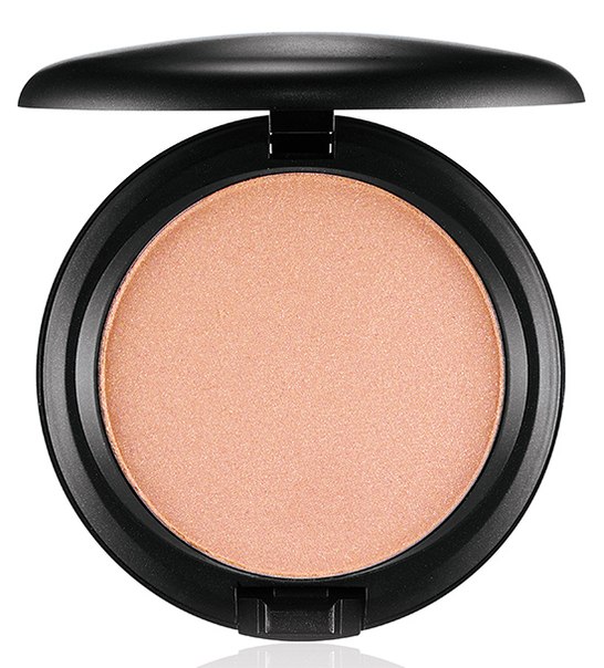 MAC весной этого года представляет еще одну большую коллекцию вечернего макияжа, которая называется Is Beauty Collection. 07