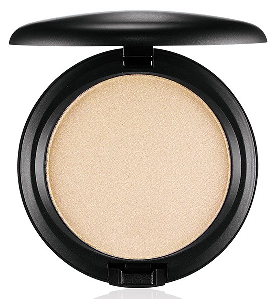 MAC весной этого года представляет еще одну большую коллекцию вечернего макияжа, которая называется Is Beauty Collection. 06