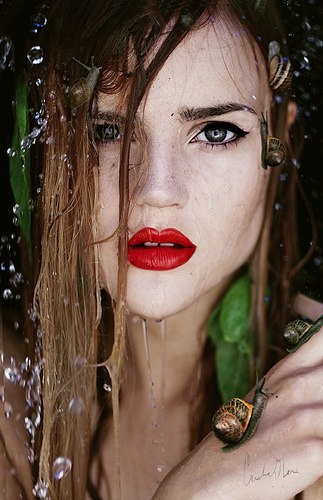 POV Автор. Перед Сабриной открылась дверь, и она вошла внутрь. POV Автор. Перед Сабриной открылась дверь, и она вошла внутрь.