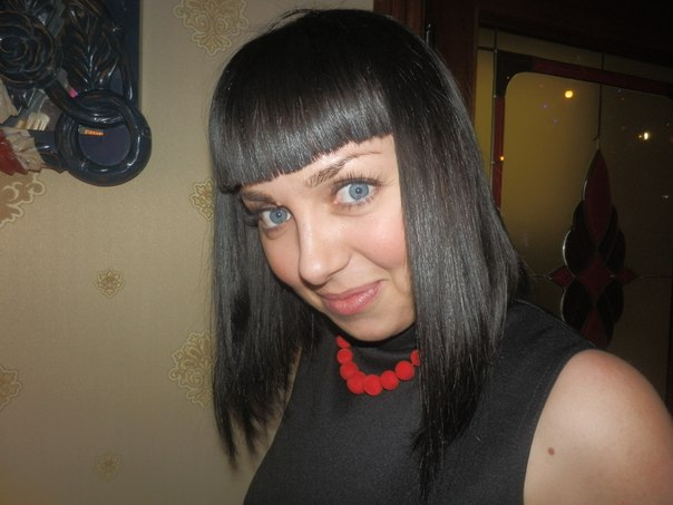 Дневной макияж призван подчеркивать природную красоту, поэтому он не должен быть слишком ярким и вызывающим. 02