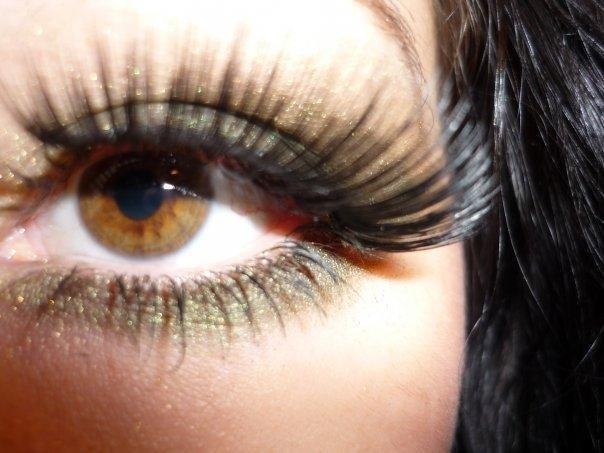 Накладные ресницы: как выбрать, приклеить и правильно ухаживать.