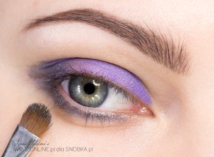 1. под брови нанесите белые тени, тщательно растушуйте. 02 1. под брови нанесите белые тени, тщательно растушуйте. 02