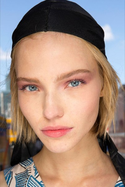 Макияж: 7 главных красок весны 2015. 03