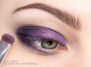 1. под брови нанесите белые тени, тщательно растушуйте. 04 1. под брови нанесите белые тени, тщательно растушуйте. 04