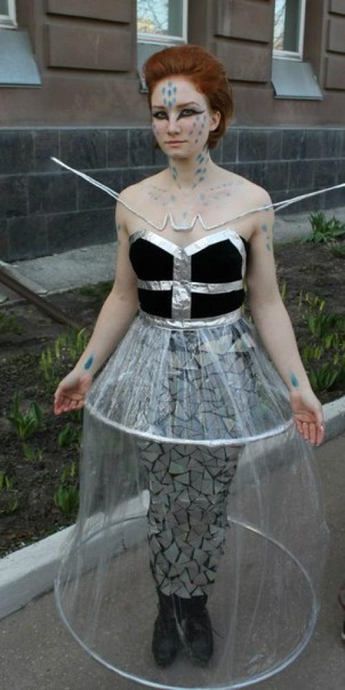 10 апреля напротив 10 корпуса сгу было мероприятие посвященное закрытию космической эстафеты. 01