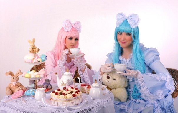 Sweet Lolita покоряет сладким образом и детской непосредственностью (2). 01