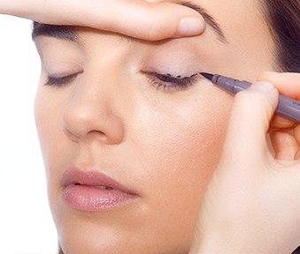 Как наносить подводку для глаз. 02 Как наносить подводку для глаз. 02