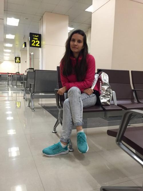 Вышли из зоны ожидания бизнес класса в половину 4 утра, пошли на посадку на свой самолёт. 04 Вышли из зоны ожидания бизнес класса в половину 4 утра, пошли на посадку на свой самолёт. 04