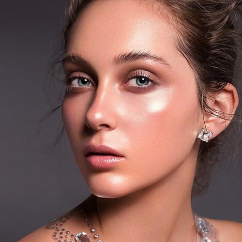 Хайлайтер.  Слово Хайлайтер пришло из английского языка (глагол to Highlight означает выделять, подчеркивать. 01