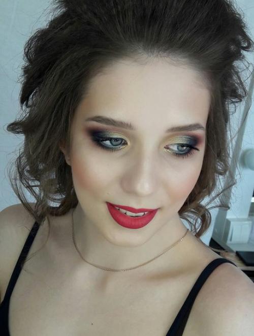 После просмотра мастер - класса Ксении Никитиной и покупки сногшибательных пигментов Klepachpro, чесались руки попробовать сделать Color_Make_up. 02