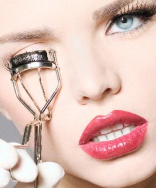 Преимущества биозавивки.  Эффект от биозавивки ресниц держится около 2 месяцев. 01