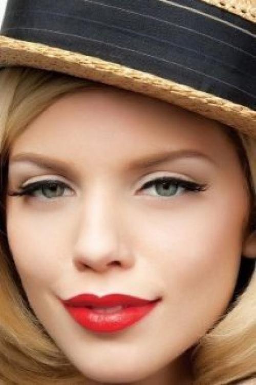 Ретро. Воплотить загадочный образ в стиле ретро удастся с помощью нескольких основных приемов: 01