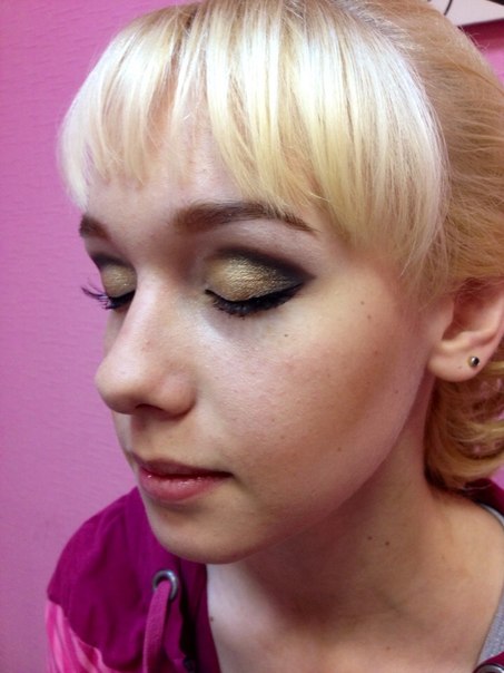 Вечерний макияж сделает вас ярче и подчеркнет глубину ваших дивных глаз. 05