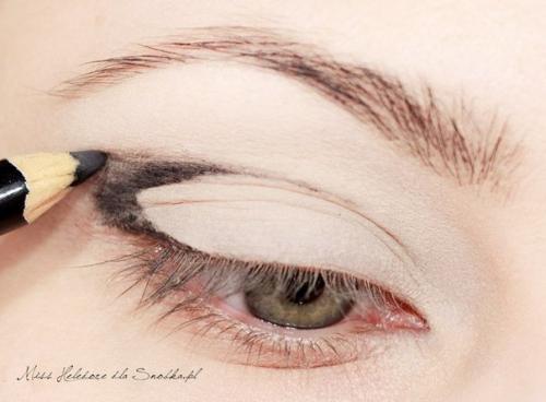 Обледенелая роза.  Секреты макияжа. 05