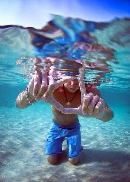 Фотоальбом лета: 1 июня - сделай своё фото с новой бутылкой минералки. 01 Фотоальбом лета: 1 июня - сделай своё фото с новой бутылкой минералки. 01