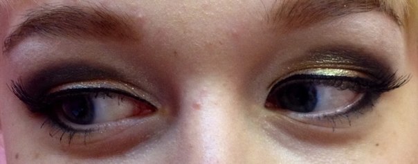 Вечерний макияж сделает вас ярче и подчеркнет глубину ваших дивных глаз. 01