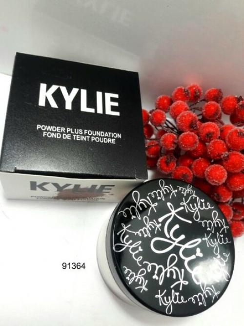 Рассыпчатая пудра от Kylie красивое матовое покрытие создает. 04 Рассыпчатая пудра от Kylie красивое матовое покрытие создает. 04