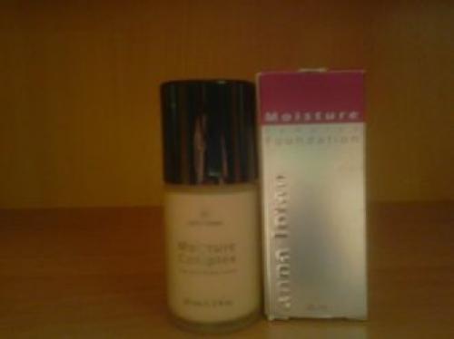 Современные тональные средства - настоящие профессионалы по маскировке несовершенств кожи. 05