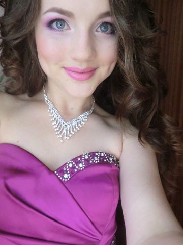 Записываемся на макияж и причёску. 01