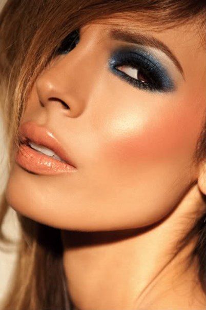 Особенности макияжа в голубых тонах. 02