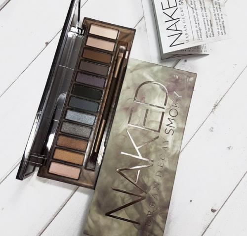 Палетка теней Naked Smoky. 01 Палетка теней Naked Smoky. 01