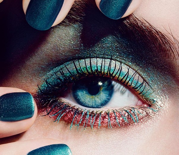 Особенности макияжа в голубых тонах. 01