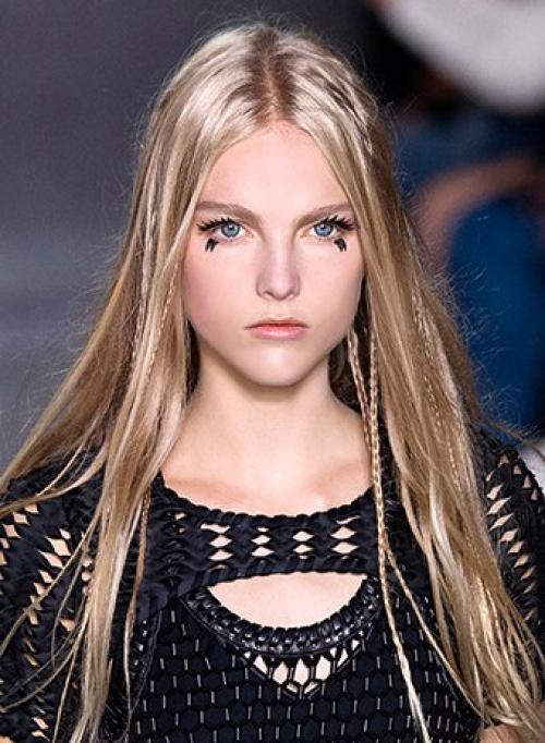 Beauty - тренд сезона: длинные и объемные ресницы. 01