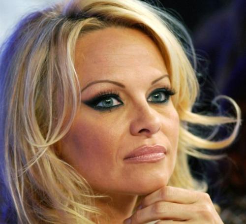 Уже не модно: 10 вещей в макияже, которые надо срочно забыть. 01 Уже не модно: 10 вещей в макияже, которые надо срочно забыть. 01