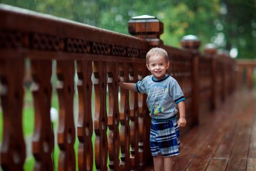 Погуляли сегодня под дождем, если не валюсь с ног и если вас можно показывать в портфолио, то стараюсь делать несколько кадров сразу после съемки. 04