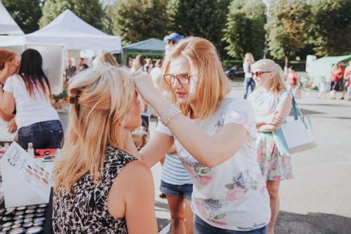 Одна из основных сегодняшних тенденций в макияже - это эффект легкой небрежности, дерзости и подчеркнутой сексуальности. 05